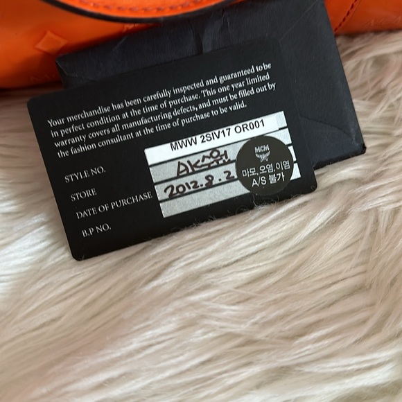 Gorgeous MCM handbag with Crossbody strap - Picture 7 of 8